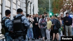 «Յաբլոկո»-ի աջակիցները ՌԴ Գերագույն դատարանի առջև, 11-ը օգոստոսի, 2026թ․ 