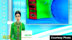 Türkmen telewideniýesinden bir pursat. Arhiwden alnan surat.