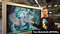 Weatherman Nikita Popovnin is one of the bright young things working at Moscow's increasingly popular Dozhd Internet TV station.