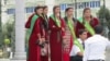 Türkmenistanda orta mekdebi tamamlaýan uçurymlar (Arhiwden alnan illýustrasiýa suraty)