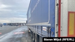 Jedan od brojnih šlepera na graničnom prelazu Batrovci, 26. januar 2026.