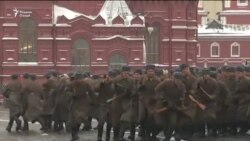 Гашти низомӣ дар Майдони Сурхи Маскав