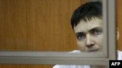 Надежда Савченко в суде, архивное фото