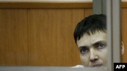 Надежда Савченко в российском суде, архивное фото