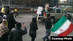 تظاهرات ضدجنگ و تحریم در تورنتو. ۷ مارس ۲۰۱۲.
