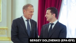 Председатель Европейского совета Дональд Туск (слева) и президент Украины Владимир Зеленский на саммите Украина – ЕС в Киеве, 8 июля 2019 года.