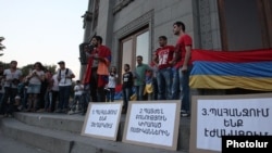 Armenia - "Electric Yerevan" movement leaders rally supporters in Yerevan, 11Sep2015.