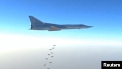 Russia says six TU-22M3 bombers hit IS targets near the town of Albu Kamal in Deir al-Zor Province. (file photo)
