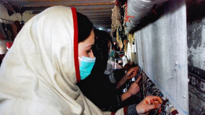  اداره توسعۀ بین‌المللی امریکا: ظرفیت پروسس قالین افغانستان به ۵۰۰ هزار متر مربع در سال افزایش یافته است