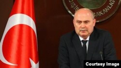 Турскиот министер за надворешни работи Феридун Синирлиоглу. 
