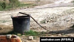 Şlangdan akyp duran suw
