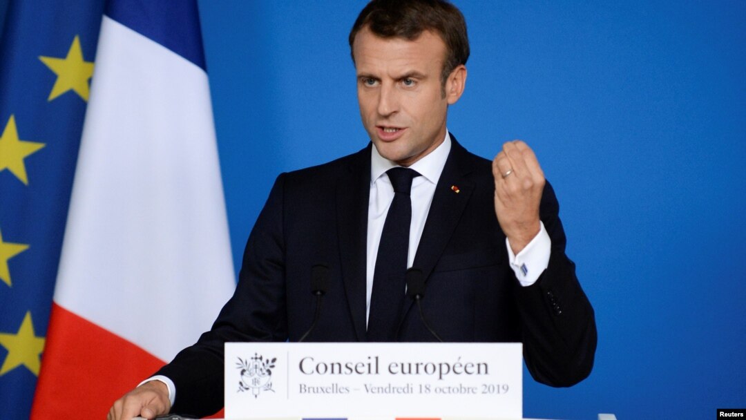 Emmanjuel Macron a catalogat drept o gravă eroare lipsa de implicare a NATO în cazul intervenției Turciei în Siria