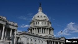 Разом з усіма демократами за просування резолюції цього разу проголосували і кілька соратників Трампа щодо Республіканської партіїатори, проти висловилися 47