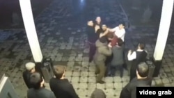 Лаҳзае аз занозанӣ