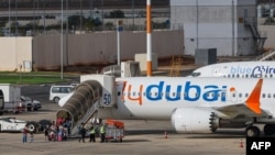 Ուղևորները նստում են Flydubai-ի ինքնաթիռը, 30-ը սեպտեմբերի, 2026 թ., Թել Ավիվ, Իսրայել