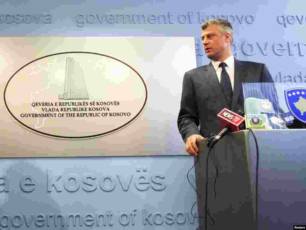 Kosovo - Premijer u ostavci Hashim Thaci na konferenciji za novinare u Prištini, 11.02.2011. Foto: Reuters / Hazir Reka 