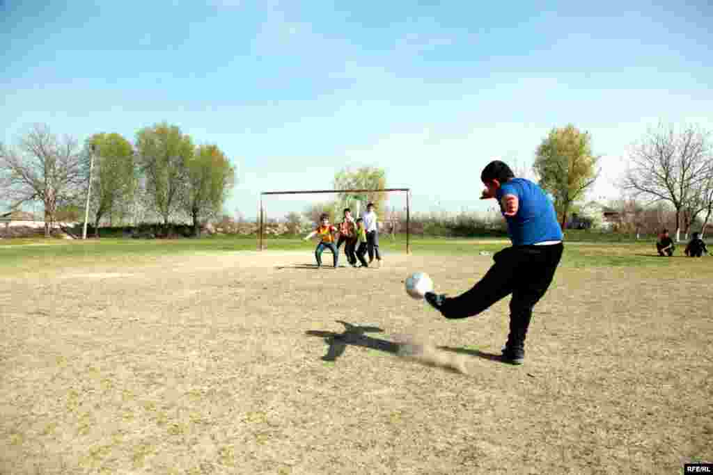 Ucqarlarda bəzi məktəblər #35