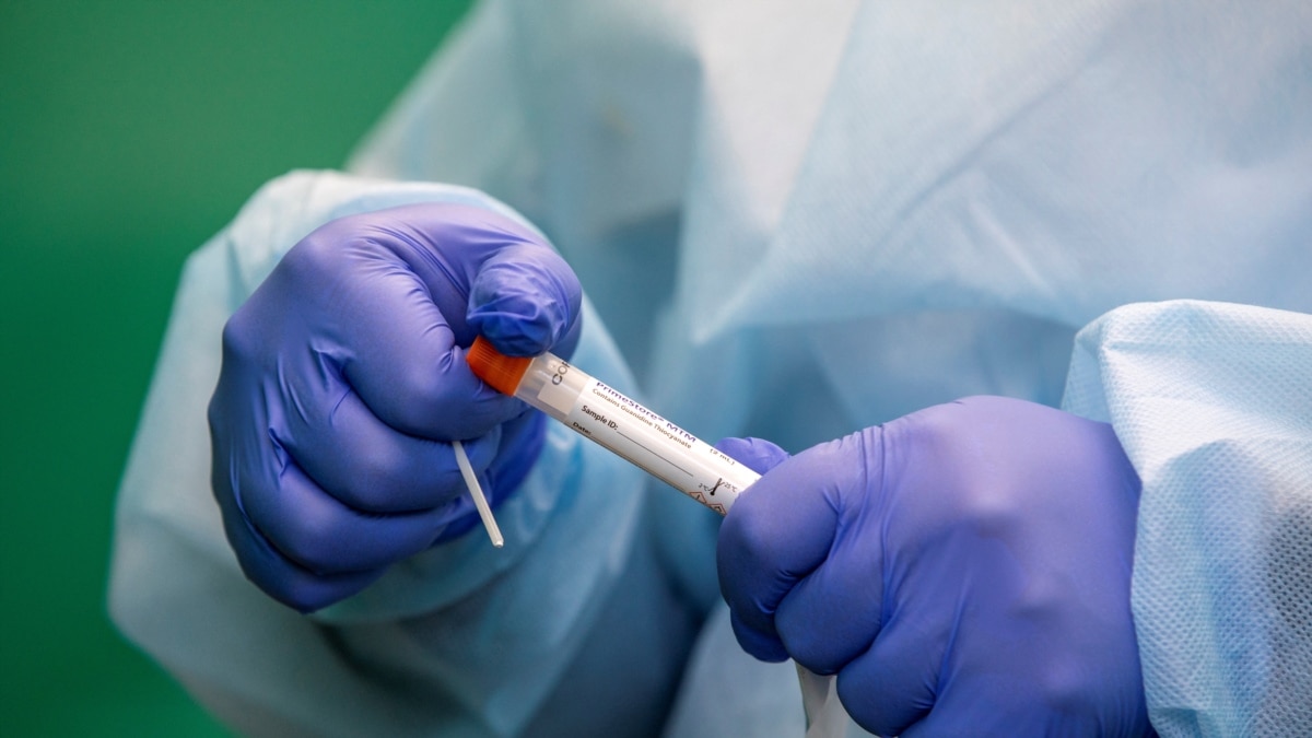 ВООЗ скликає екстрене засідання через новий штам коронавірусу, виявлений у ПАР