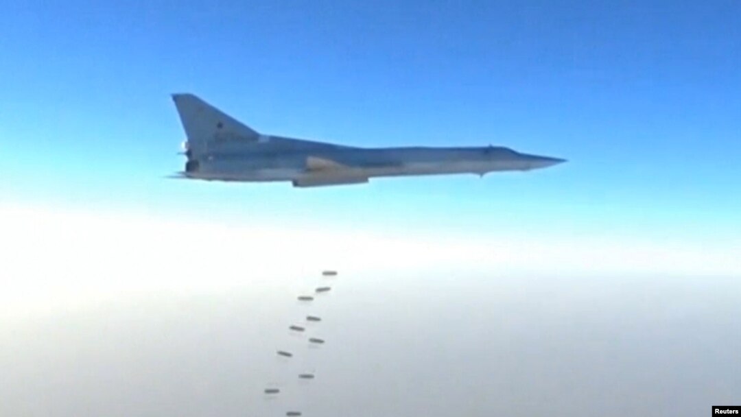 Russia says six TU-22M3 bombers hit IS targets near the town of Albu Kamal in Deir al-Zor Province. (file photo)