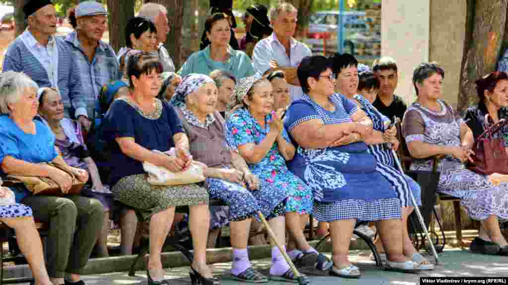 Sakinlerniñ çoqusı Özbekistannıñ Andijan vilâyetine sürgün etilgen edi