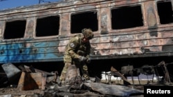Ілюстраційне фото. Наслідки російського удару по приміському поїзду на Харківщині, вересень 2026 року