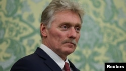 «У нас є власні інтереси, які ми повинні захищати, і в наших інтересах продовжувати ці переговори», – сказав речник російського президента Дмитро Пєсков