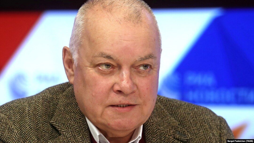 Киселев Европа Иттифоқи 2014 йилда  Россияга нисбатан  Қрим аннексиясига жавобан  киритган жазо чоралари рўйхатида.