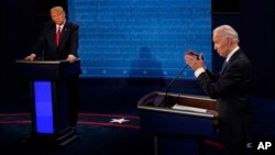 Donald Trump dhe Joe Biden gjatë një debati për zgjedhjet presidenciale të vitit 2020. 