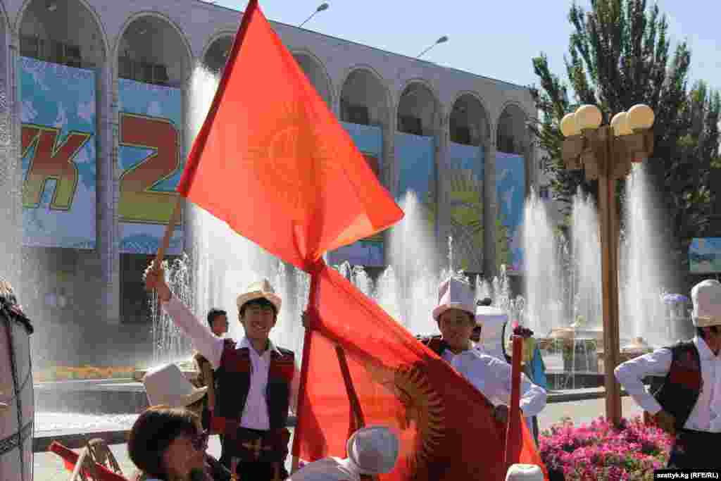 Кыргызстан бүгүн Эгемендик күнүн белгилеп жатат. Өлкө көз карандысыздыкка 21 жыл мурун &ndash; 1991-жылы, 31-августта жеткен.
