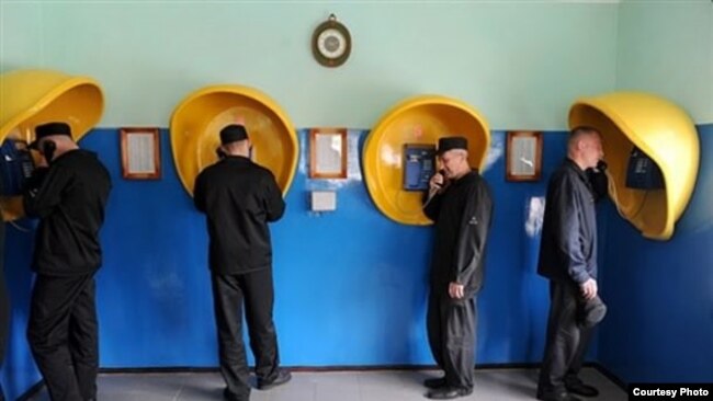 «Вы пад дэкрэтам — пакутуйце!» Магілёвец пра ўмовы адбыцьця пакараньня для асуджаных за наркотыкі.
