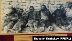 Саяси қуғын-сүргін құрбандары музейіндегі тарихи сурет. Долинка кенті, Қарағанды облысы.