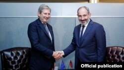 Եմ հանձնակատար Յոհանես Հանի և Հայաստանի վարչապետ Նիկոլ Փաշինյանի հանդիպումը Նյու Յորքում, 25-ը սեպտեմբերի, 2018թ․