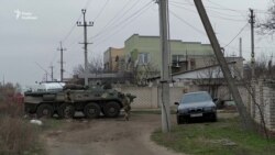 Обшуки на БТРі. У Херсоні проводять спецоперацію у справі Гандзюк – відео