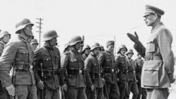 Ген. Андрей Власов предвожда Руската освободителна армия срещу войските на СССР