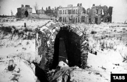 Разрушенная Пулковская обсерватория в январе 1944 года