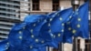 Flamujt e BE-së të vendosur pranë ndërtesës së Komisionit Evropian në Bruksel.