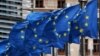 Zatave EUe vijore se ispred sjedišta Evropske komisije u Briselu