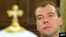 Дмитрий Медведев на встрече с представителями основных религиозных конфессий предложил начать эксперимент.