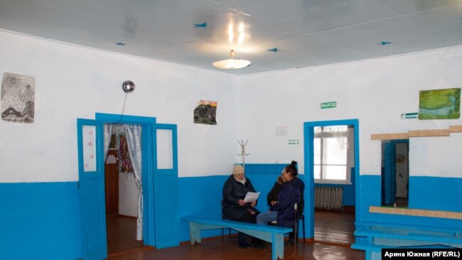 В клубе