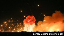 Винница облысының Калиновка қаласына жақын қару-жарақ қоймасындағы жарылыспен өрт. Украина, 27 қыркүйек 2017 жыл.