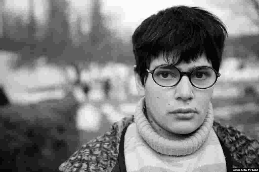 Araşdırmadan da məlum olur ki, Göygöl rayonunda yerləşən 8 saylı "Qadın ruhi-əsəb dipanserliyi" üçün ərzaq məhsullarının alınması üçün büdcədən nəzərdə tutulmuş 178min manat vəsaitin 80 min manatı aidiyyatı sahə üzrə xərcləndiyi sənədlərdə göstərilir. Yerdə qalan 98 min manatın isə aqibətindən xəbər yoxdur.