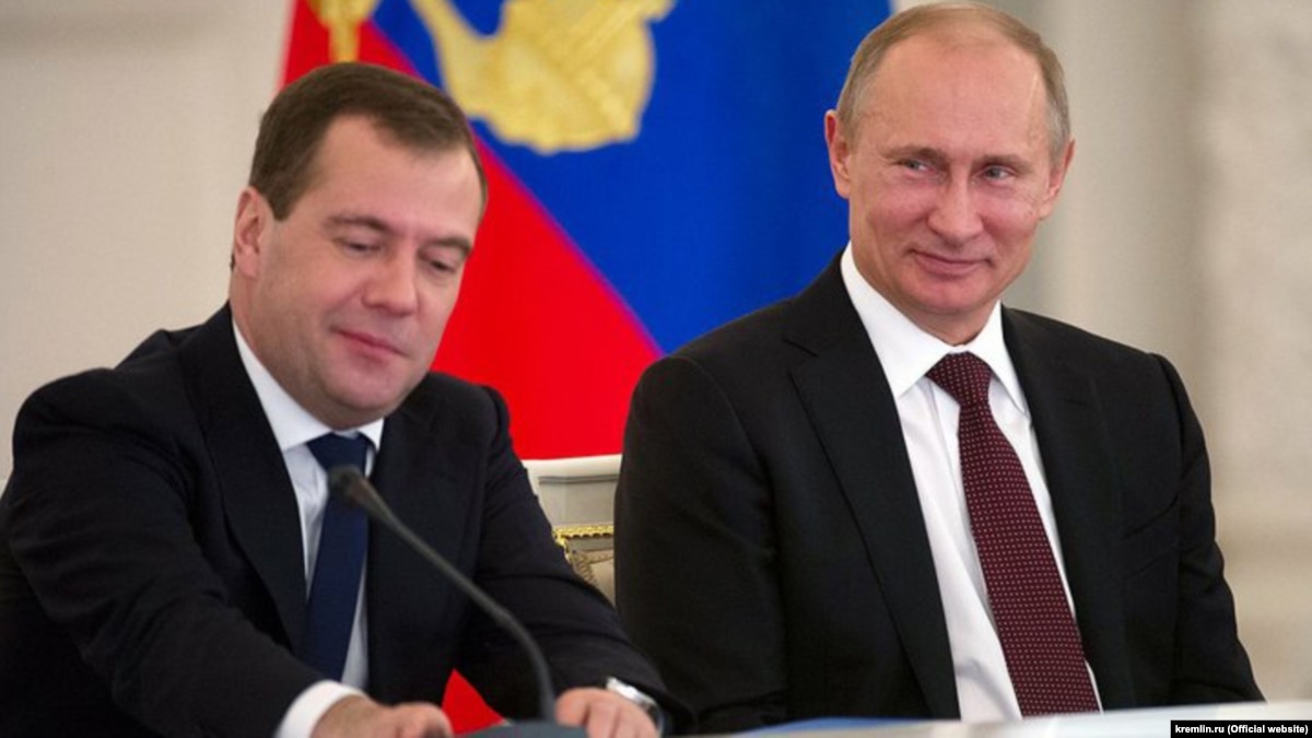 Смотреть - Рейтинг Грудинина падает после сканадала, Путин остается лидером видео Посмотрите - Рейтинг Грудинина падает после сканадала, Путин остается лидером видео