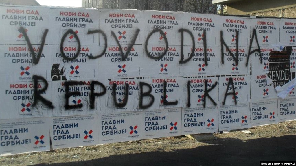 Plakati protiv autonomije i grafit za republiku