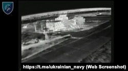 Атака по диспетчерскому пункту на российском аэродроме в Джанкое. Скриншот кадра видео ВМС ВС Украины