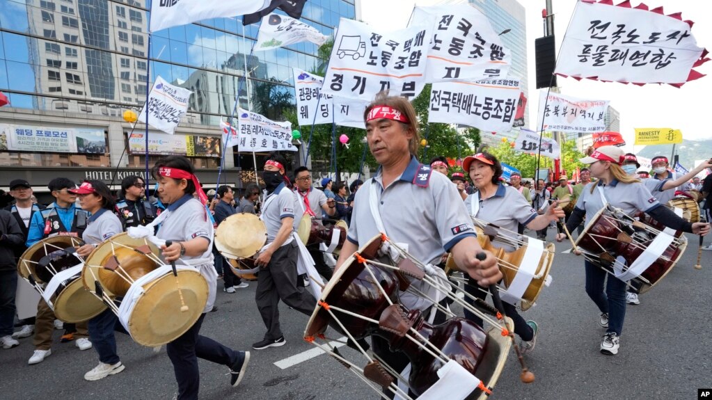 Marš Korejske konfederacije sindikata u Seulu u Južnoj Koreji, 1. maja 2024.