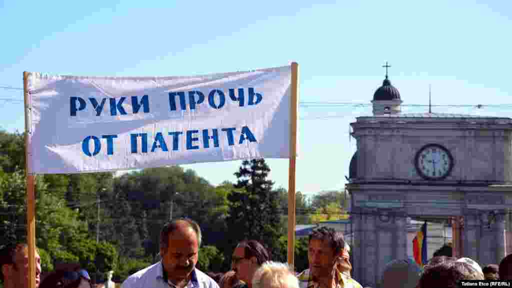 Moldova - Protest of little businessmen, Chișinău