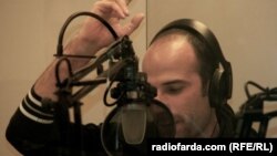 Farshid Manafi, moderator of "Pasfarda," Radio Farda's satire program. 