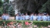 Полицейские на площади Астана в Алматы, 12 июня 2019 года. 