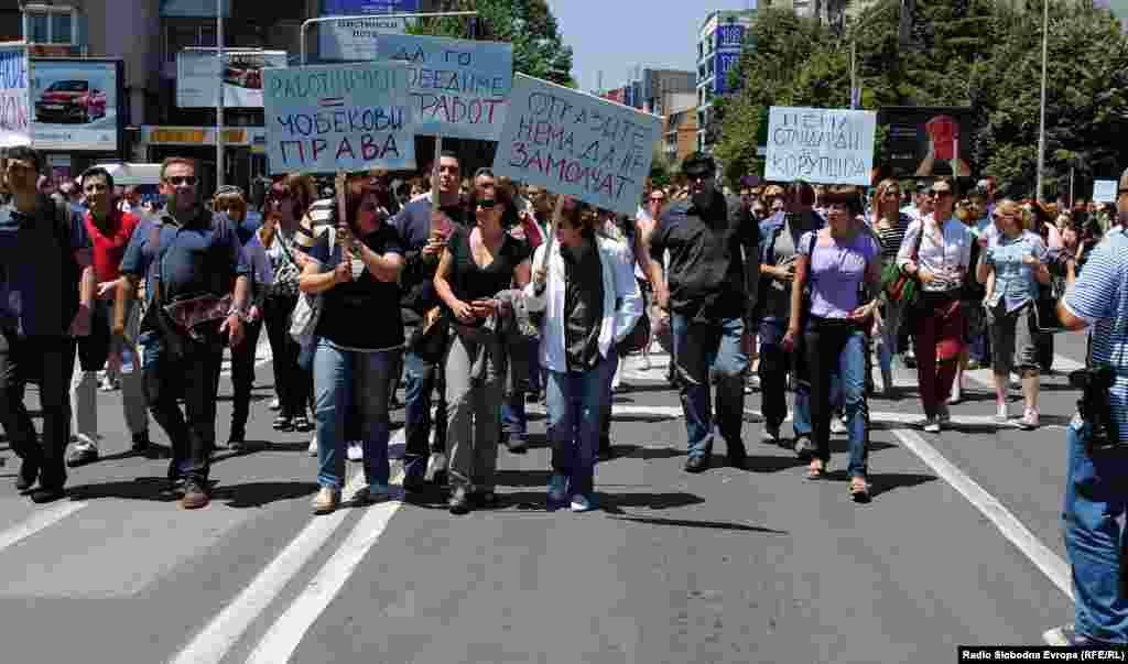 Новинарите во протестен марш - Протест на новинарите