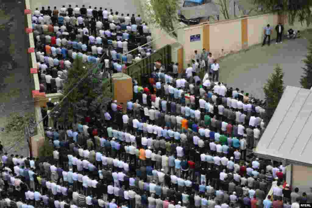 İlahiyyət məsçidində cümə namazı. #17